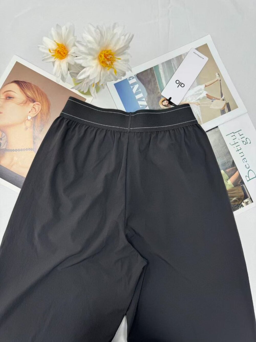 Alo Yoga 👑Brand New  Dark Grey Women's High-Waisted Wide-Leg Pants (Regular) 👑 - Picture 3 of 5